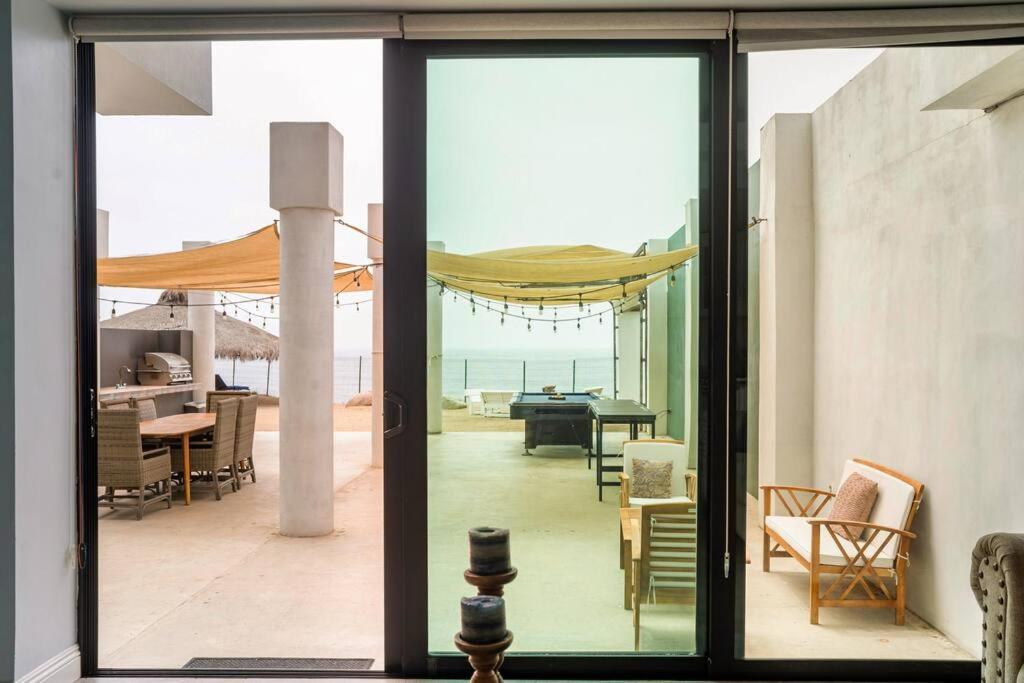 Triton'S Playhouse Beachfront Primo Tapia Eksteriør bilde